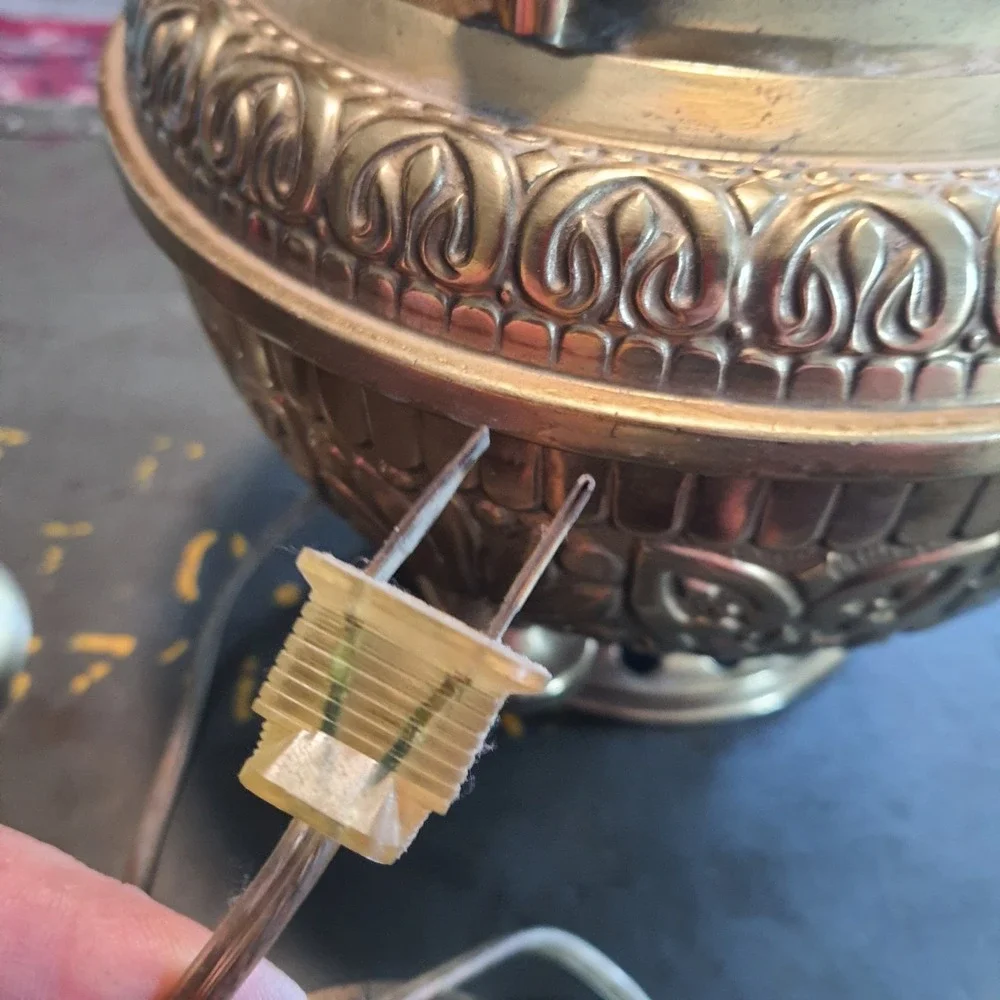 Vintage The Pittsburgh 1800s Victorian Brass Oil Lamp Electric Plug Conversion